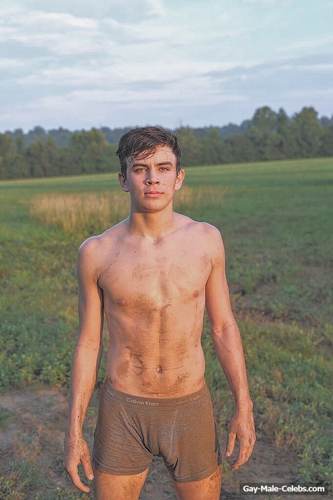 Hayes Grier Shows Off Huge Bulge In Sexy Underwear