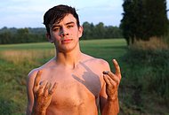 Hayes Grier Nude