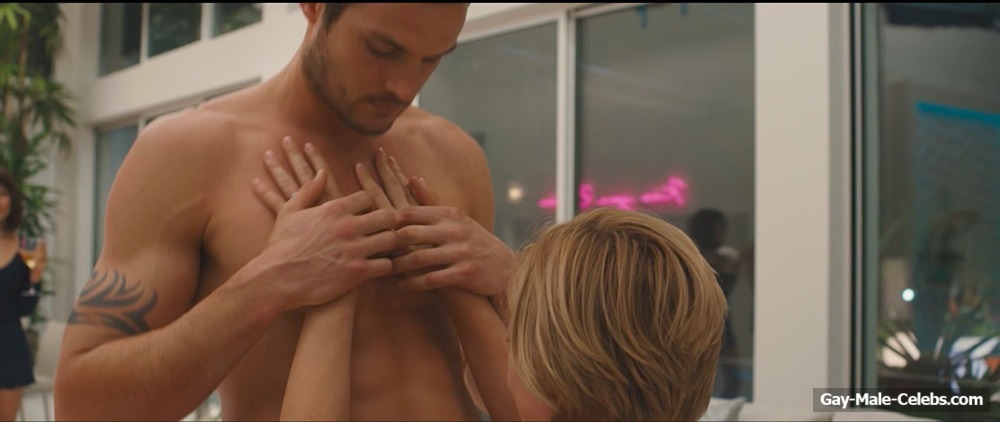 Ryan Cooper Nude Cock In Rough Night (Deleted Scene)