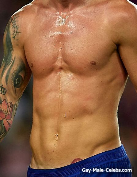 Lionel Messi Paparazzi Sexy Shirtless Photos