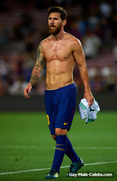 Lionel Messi Paparazzi Sexy Shirtless Photos