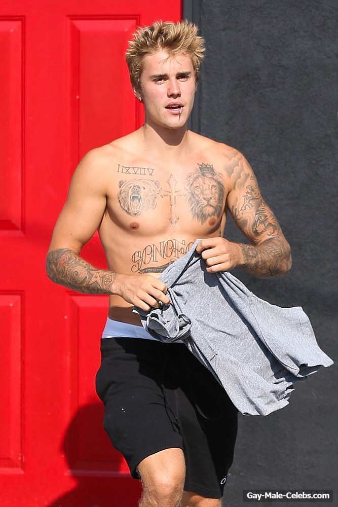 Justin Bieber Caught Shirtless in West Hollywood