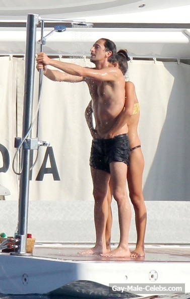 Adrien Brody Caught With Girlfriend On A Yacht