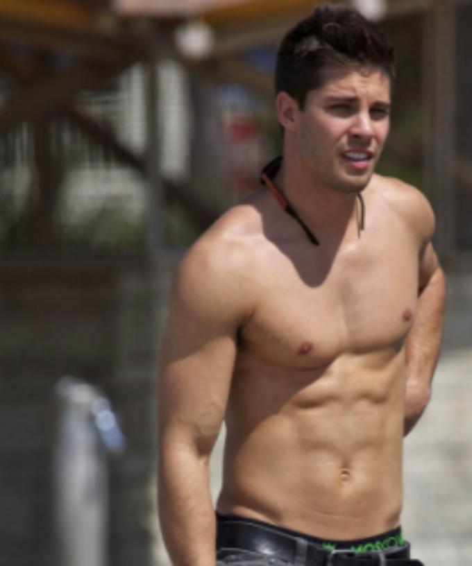 Dean Geyer New Leaked Nude Penis Selfie Photos