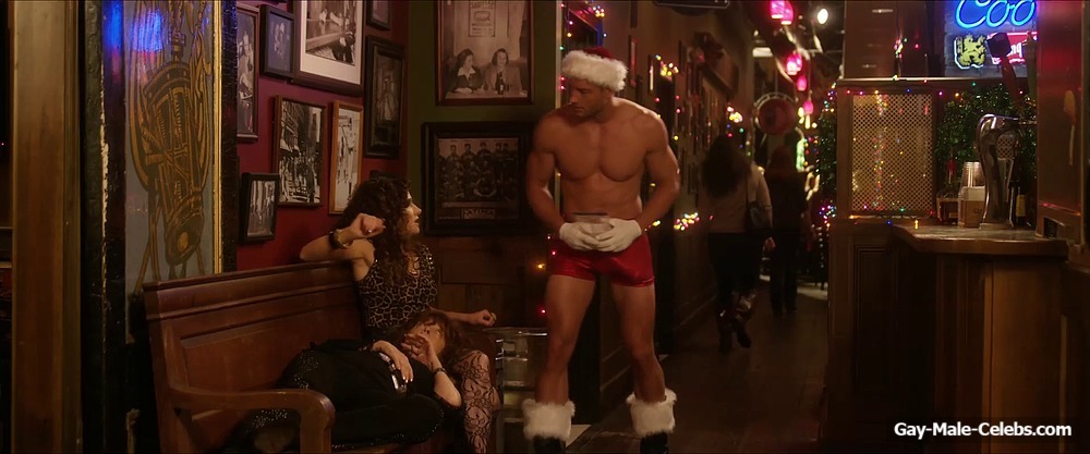 Justin Hartley Naked And Huge Bulge In A Bad Moms Christmas