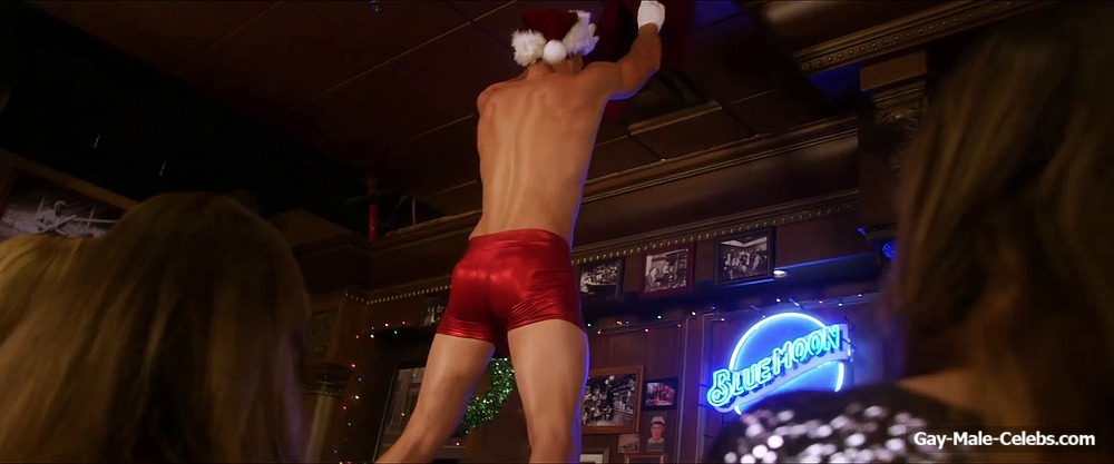 Justin Hartley Naked And Huge Bulge In A Bad Moms Christmas