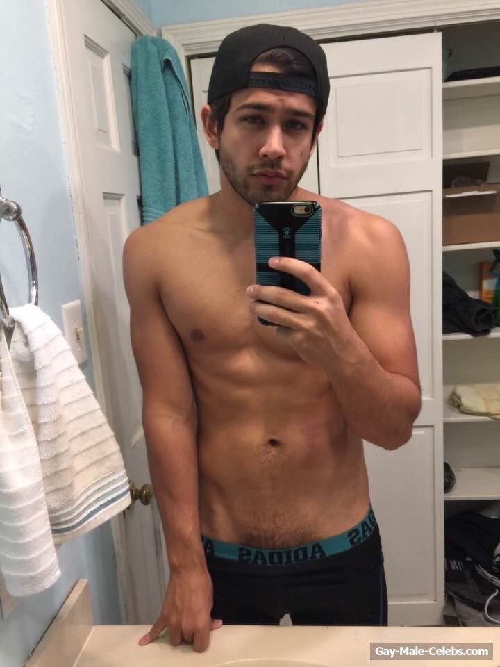 Pop Singer Spencer Lloyd Leaked Nude Selfie Photos