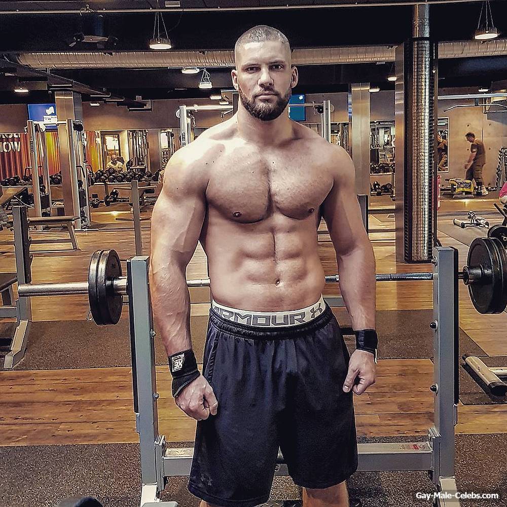 Florian Munteanu Exposing His Muscle Body