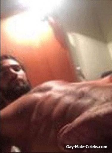 WWE  Star Seth Rollins Leaked Nude And Sexy Selfie Photos