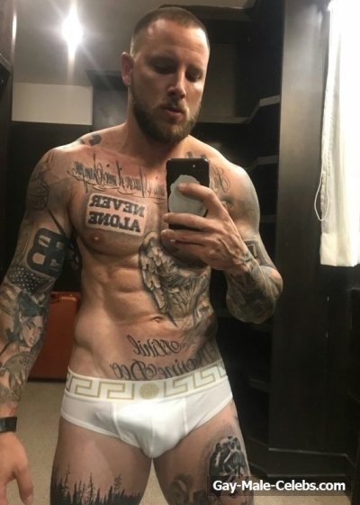 Esteban Navarro Frontal Nude Selfie In The Mirror