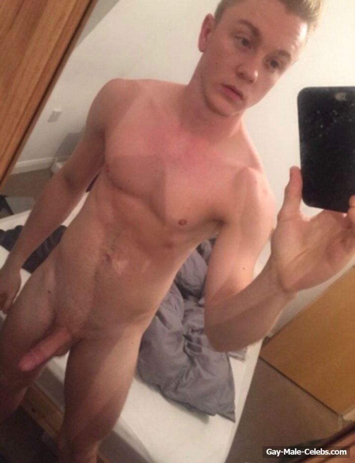 YouTube Star Daniel Webster Frontal Nude Selfie Photos