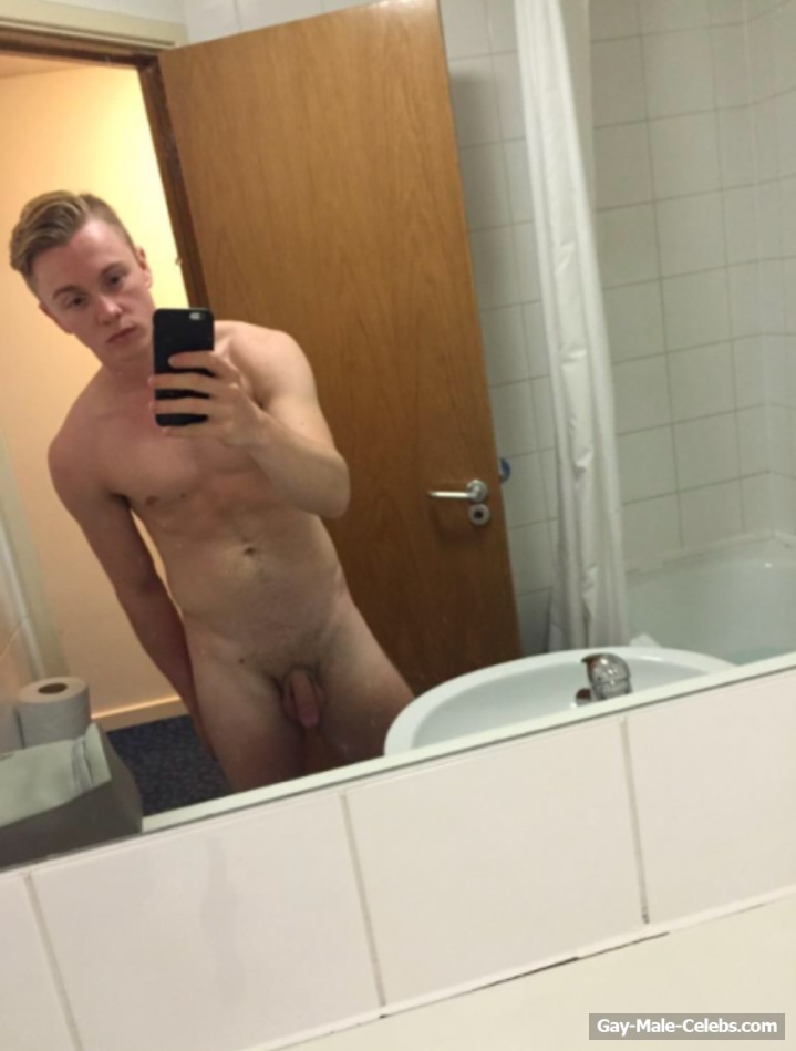 YouTube Star Daniel Webster Frontal Nude Selfie Photos