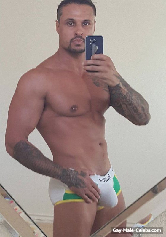 Ash Armand Frontal Nude Selfies And Sex Scenes From Gigolos
