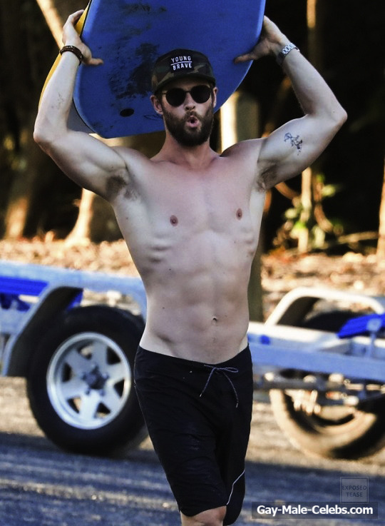 Chris Hemsworth Paparazzi Shirtless Shots