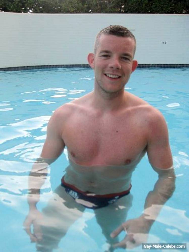 Russell Tovey Flashing His Dirty Butt