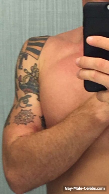 Drake Bell Leaked Frontal Nude Selfie Photos