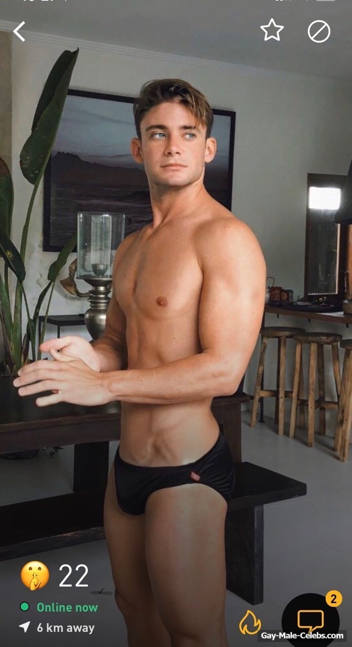 Australian Instagram Model Brandon Kilgour Nude Explicit Selfie Photos.