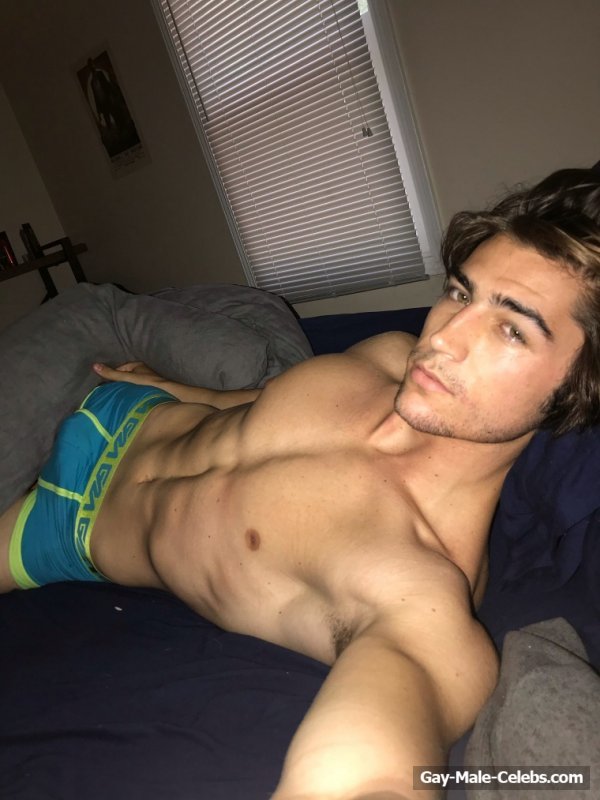 Male Model Austin Sikora Nude Selfie Photos