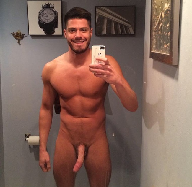 Philly Rapper Steve Cizzle Nude And Showing His Huge Cock - Gay-Male-Celebs.com.