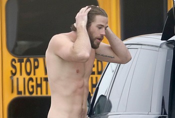 Liam Hemsworth nude