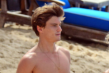 Oliver Cheshire Nude