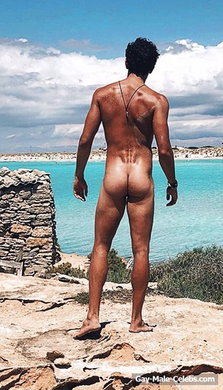 Male Model Xavier Serrano Posing All Naked