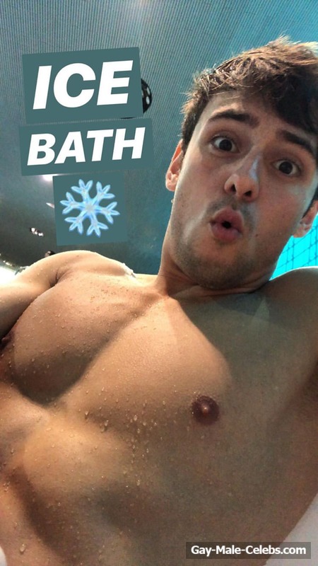 Tom Daley New Shirtless And Sexy Shots