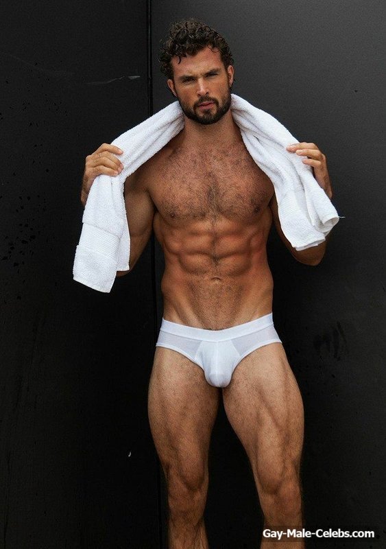 American Male Model Walter Savage Posing Naked And Sexy Underwear