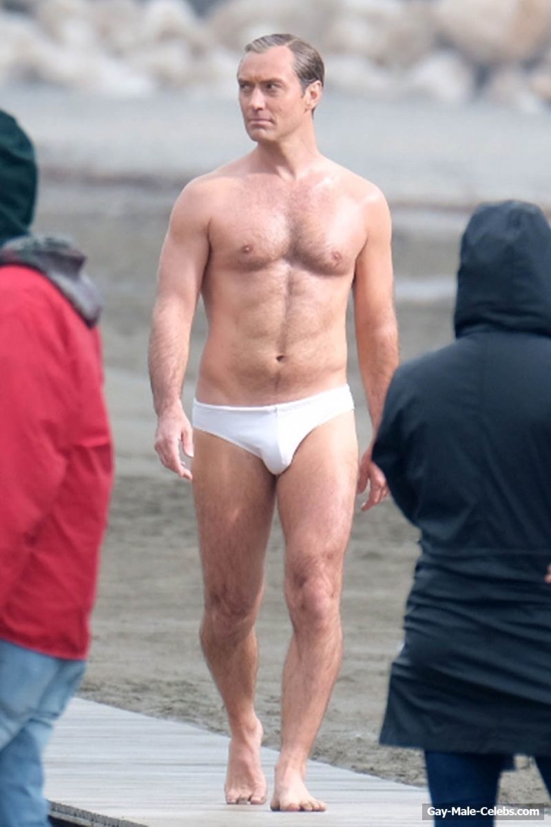 Jude Law Looks Still Sexy In A White Speedo While Filming In The New Pope (2019)