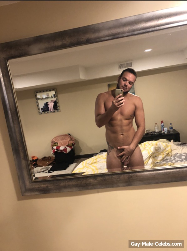 Openly Gay Shane Landrum Leaked Nude &amp; Hot Selfie Photos