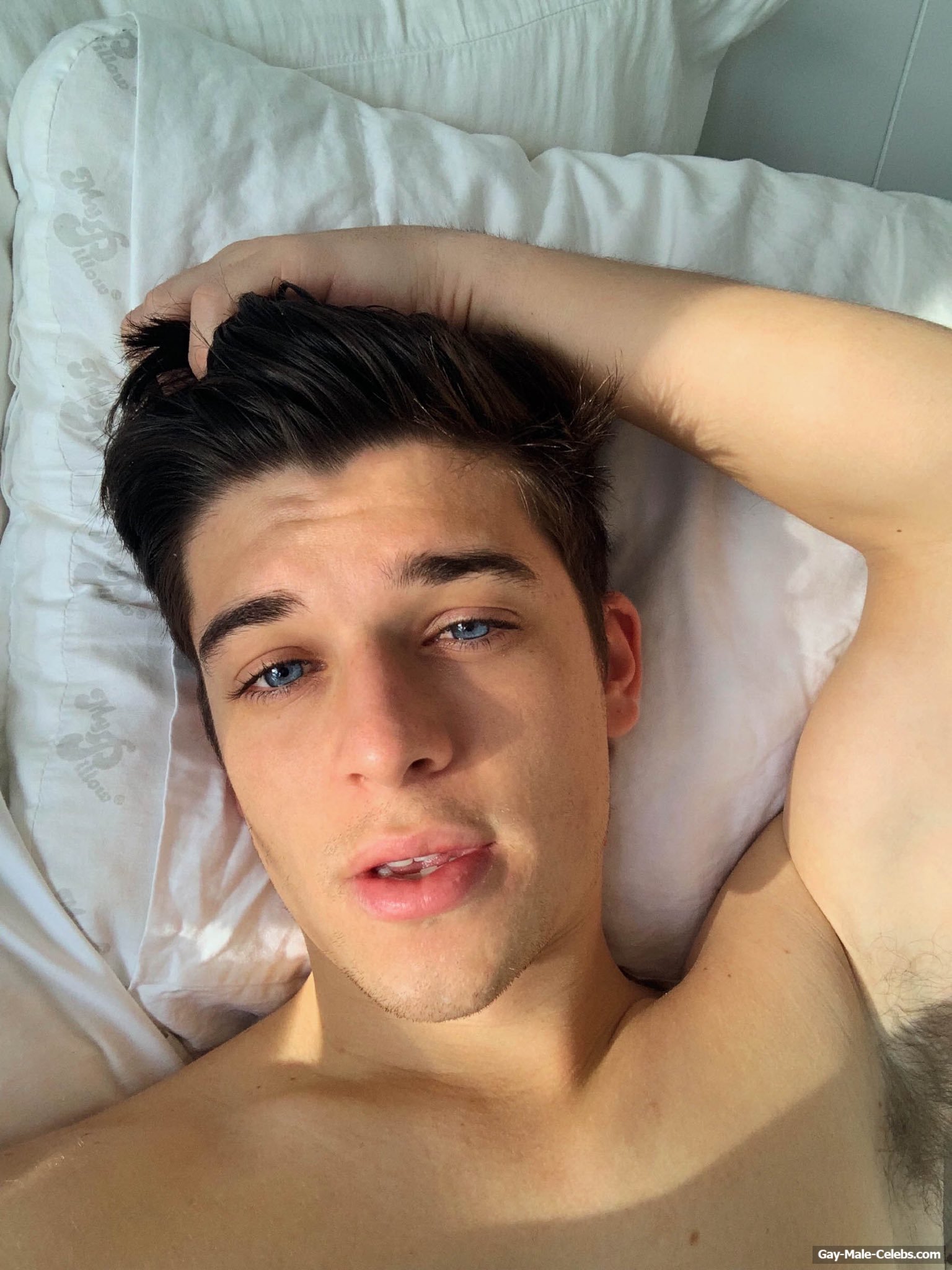 Sean O’Donnell New Shirtless &amp; Bulge Selfies