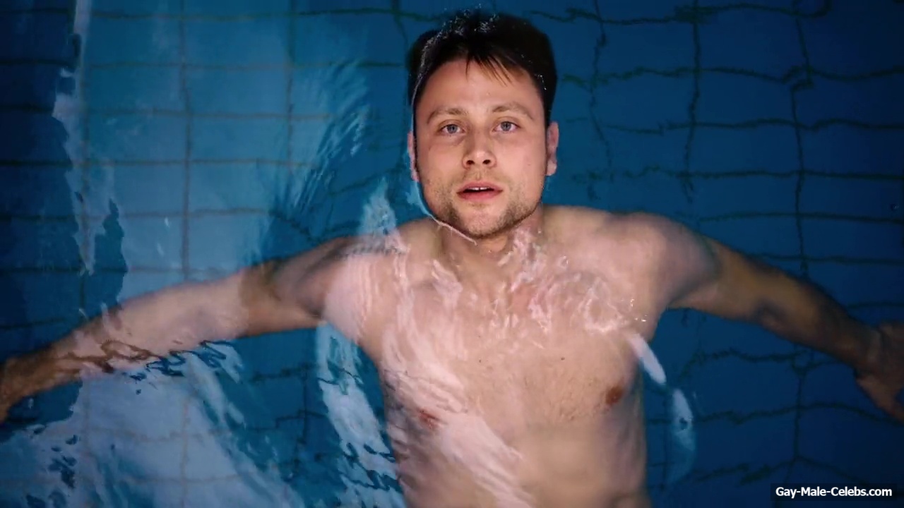 Max Riemelt Nude And Penis Close Up In Sense8 “Art Is Like Religion”