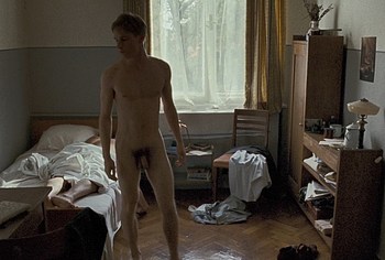 Louis Hofmann nude