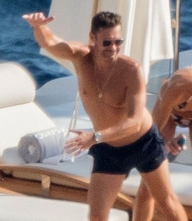 Ryan Seacrest Paparazzi Shirtless Photos - Gay-Male-Celebs.com.