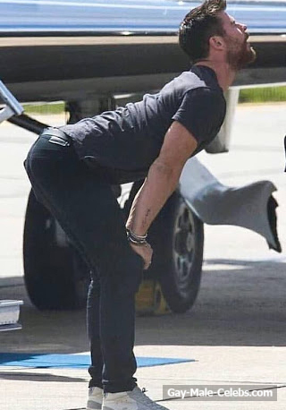 Actor Chris Hemsworth Shirtless And Sexy Photos
