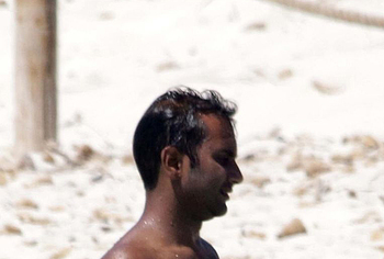 Aziz Ansari nude