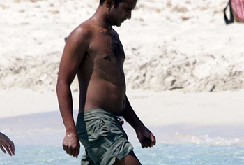 Aziz Ansari nude