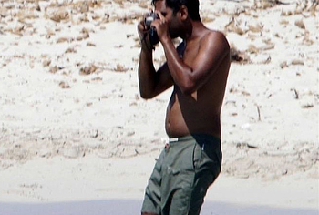 Aziz Ansari nude