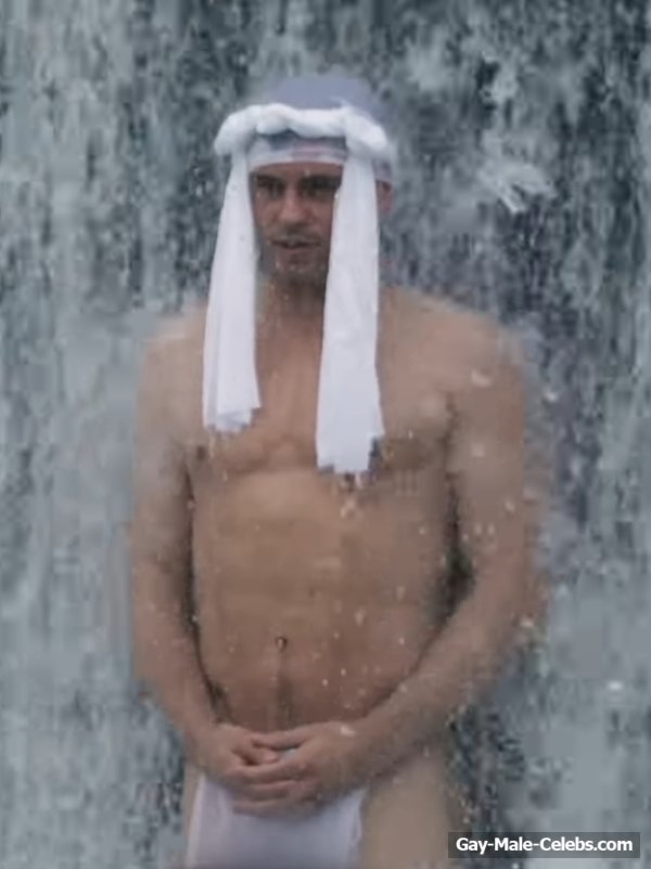 Tom Daley Sexy Under The Shower In Japan