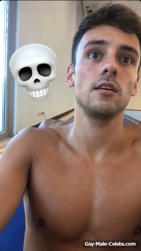 Tom Daley &amp; Other Shirtless And Sexy New Photos