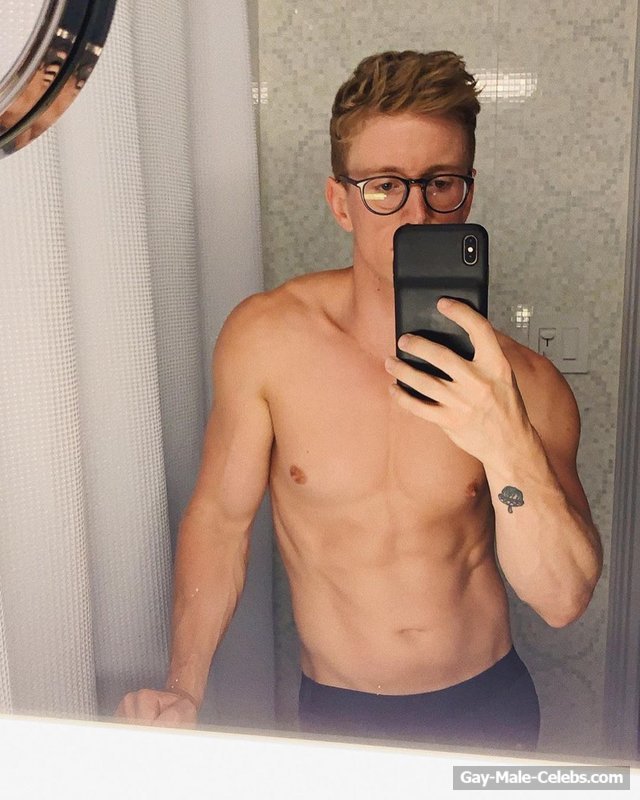 LGBT Rights Defender Tyler Oakley Shirtless And Sexy Photos
