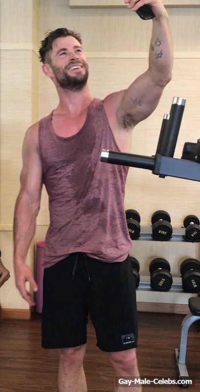 Chris Hemsworth New Shirtless And Sexy Videos