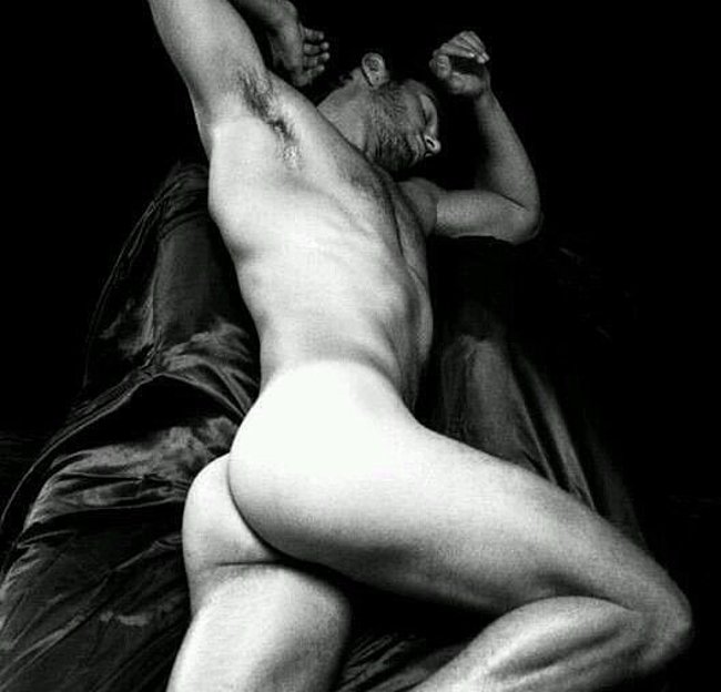 Jamie Dornan's Early Nude And Underwear Photos - Gay-Male-Celebs.com.