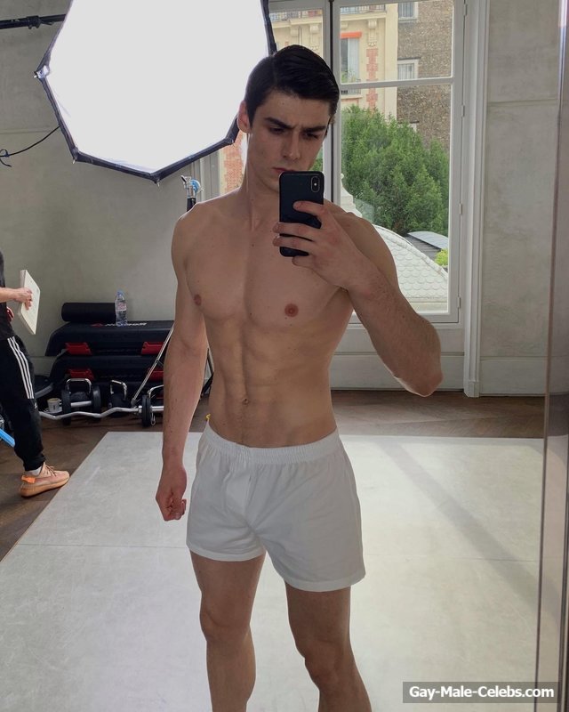 Model &amp; Instagram Star Raf Miller Shirtless And Sexy Bulge Photos