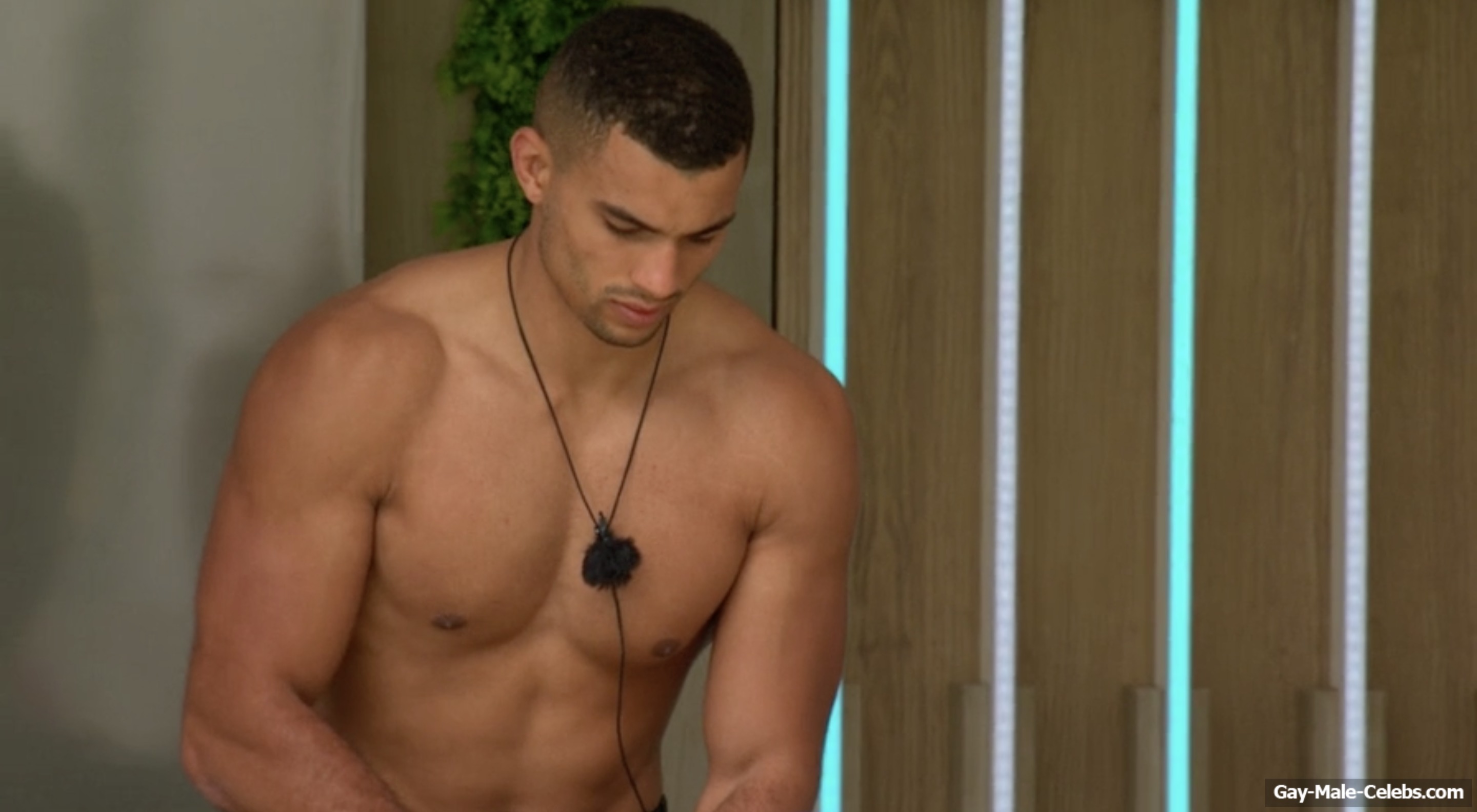Connagh Howard Shirtless And Underwear During Love Island 2020