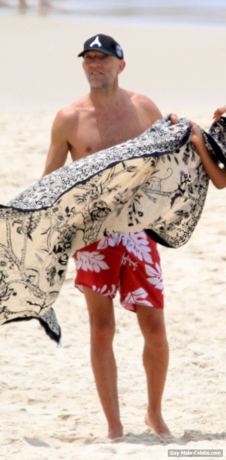 Vincent Cassel Shirtless Beach Photos