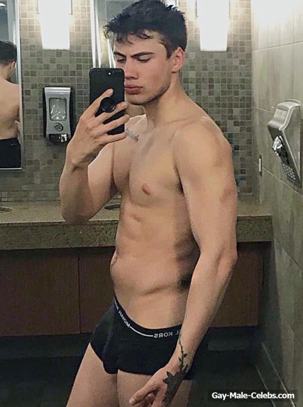 Aaron Fuller Nude And Huge Bulge Pics