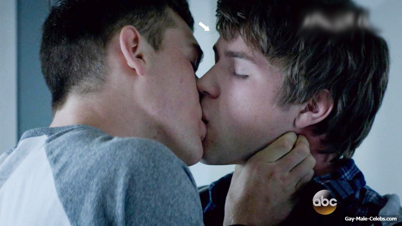 Connor Jessup Nude And Gay Sex Scenes - Gay-Male-Celebs.com