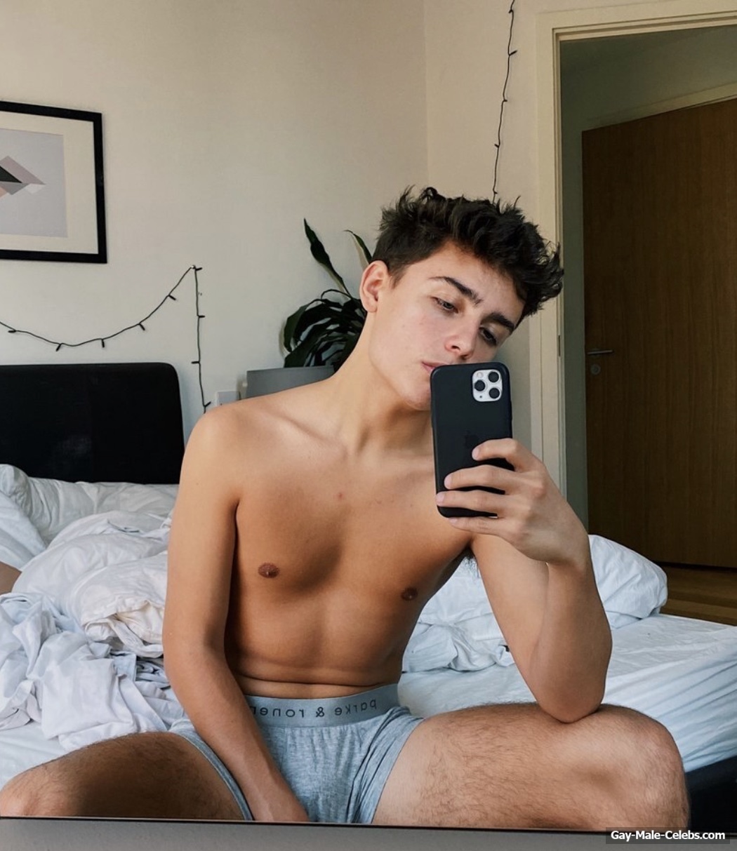 Nick Toteda Nude And Bulge Photos