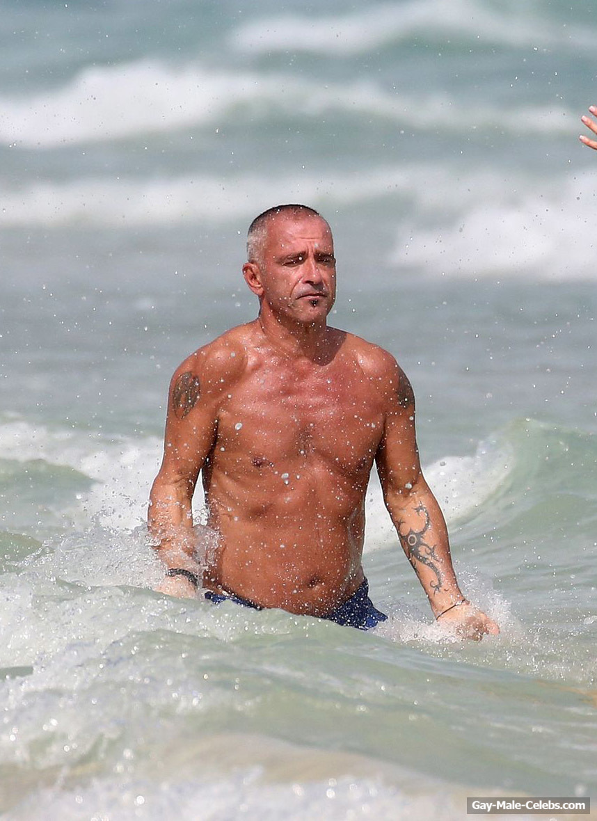 Eros Ramazzotti Shirtless And Huge Bulge Pics